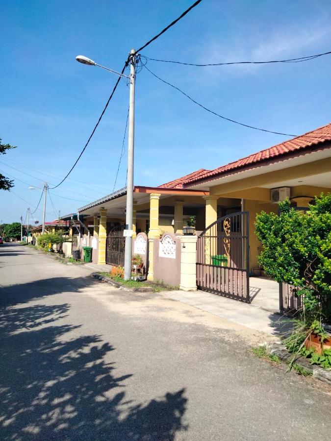 Anggerik Homestay Dungun Kampong Sura Tengah Exteriér fotografie